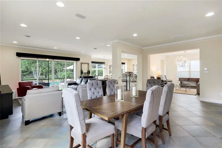 6480  Marbella  DR, Naples, FL 34105