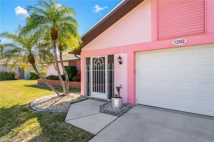 1202 SW 51st  TER, Cape Coral, FL 33914