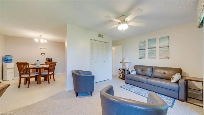 Tile floors - spotless. Carpet - like new.