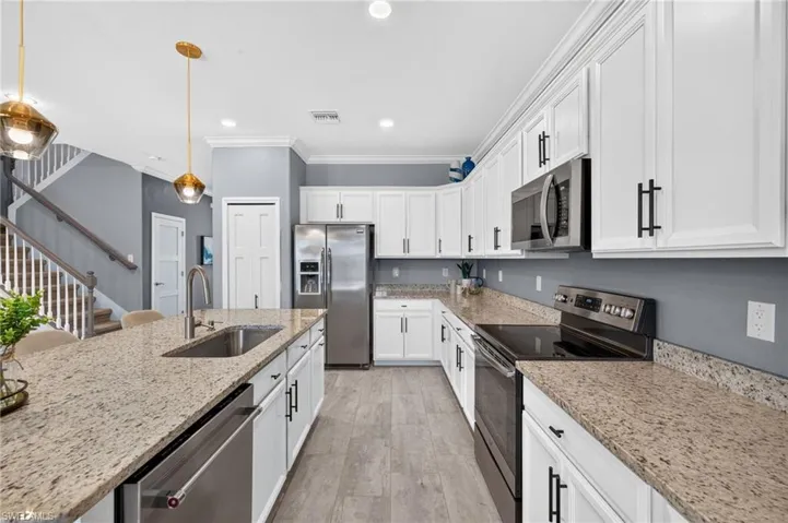 19817 Bittersweet Ln, Estero, Florida 33928