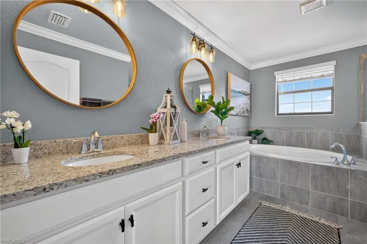 19817 Bittersweet Ln, Estero, Florida 33928