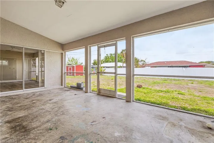 1233 Se 23rd Ave, Cape Coral, Florida 33990