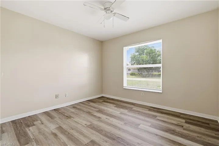 1233 Se 23rd Ave, Cape Coral, Florida 33990