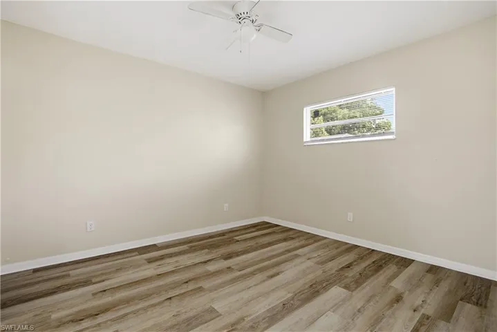 1233 Se 23rd Ave, Cape Coral, Florida 33990