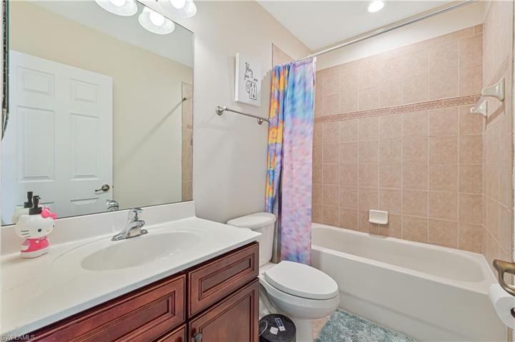9511  Roundstone  CIR, Fort Myers, FL 33967
