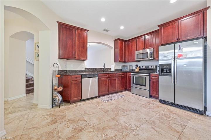 9511  Roundstone  CIR, Fort Myers, FL 33967