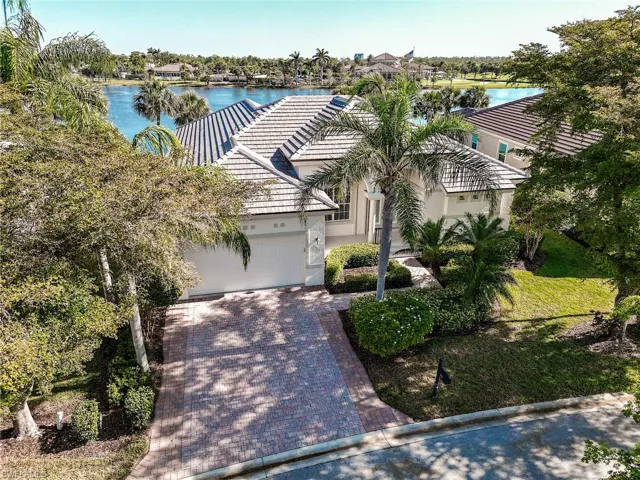 8860  New Castle  DR, Fort Myers, FL 33908