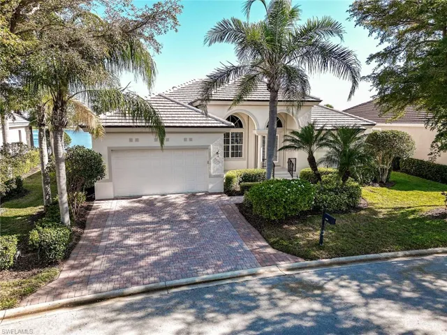 8860  New Castle  DR, Fort Myers, FL 33908