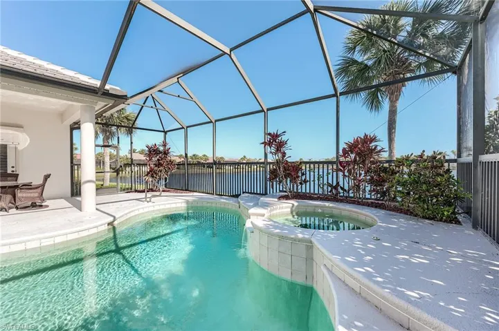 8860  New Castle  DR, Fort Myers, FL 33908