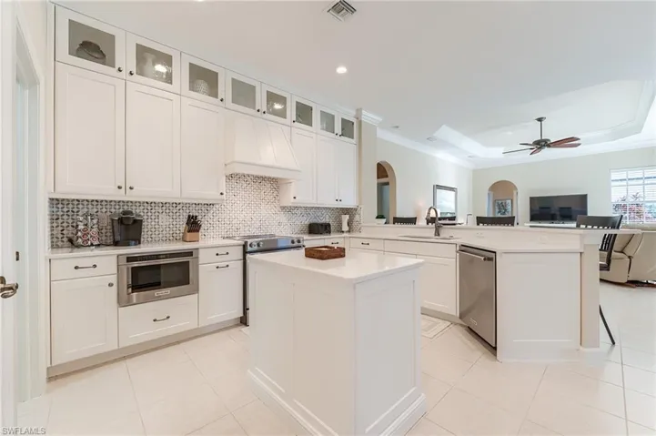 8860  New Castle  DR, Fort Myers, FL 33908