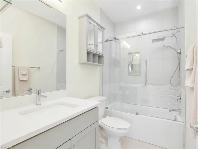 2nd Floor Master Bath
