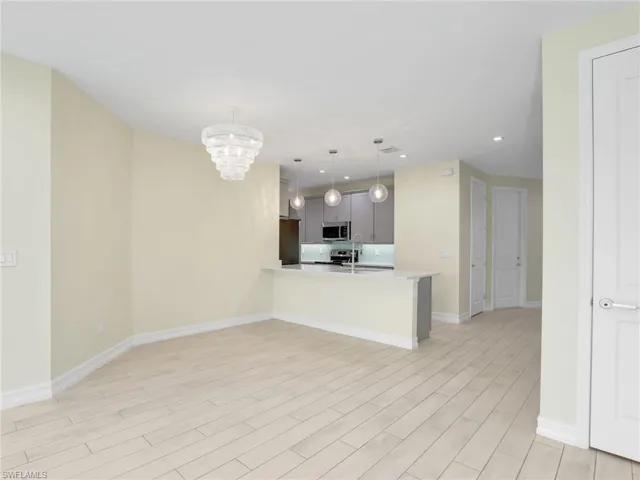 7524  Carnegie  WAY, Naples, FL 34119