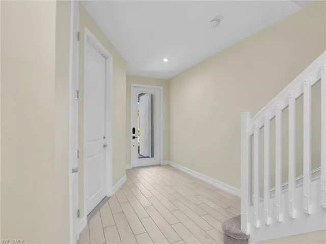 7524  Carnegie  WAY, Naples, FL 34119