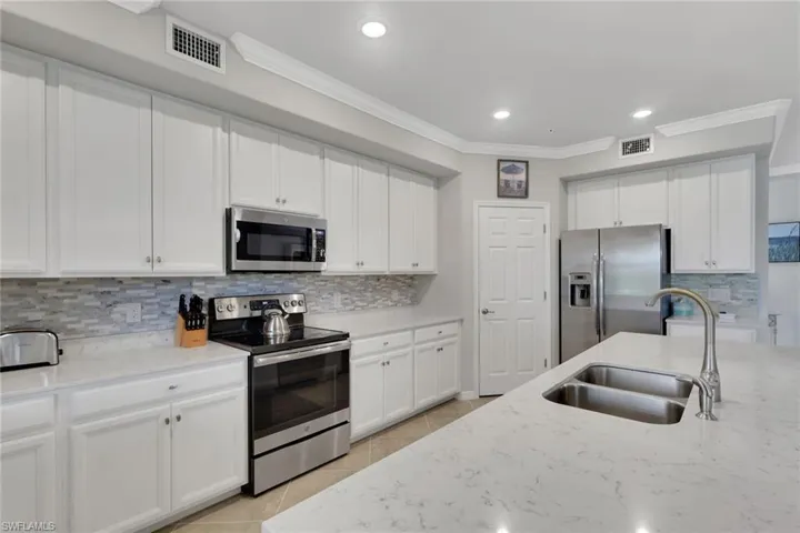 17270 Cherrywood Ct 5904, Bonita Springs, Florida 34135