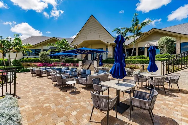 CLUB HOUSE