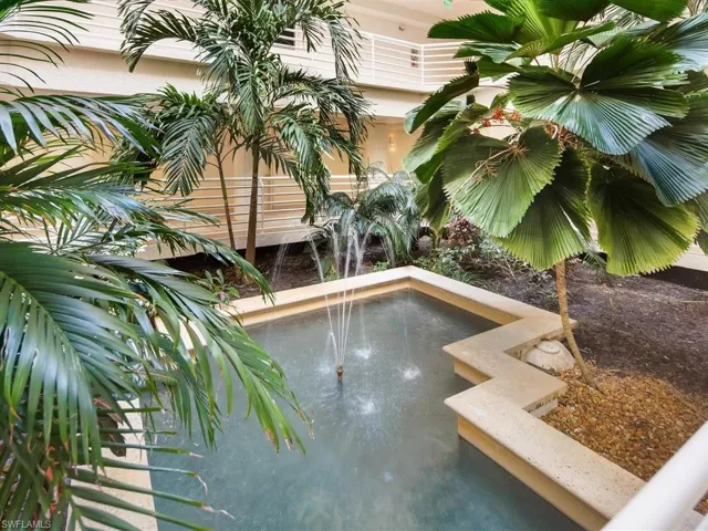 Lobby level water feature - tropical!