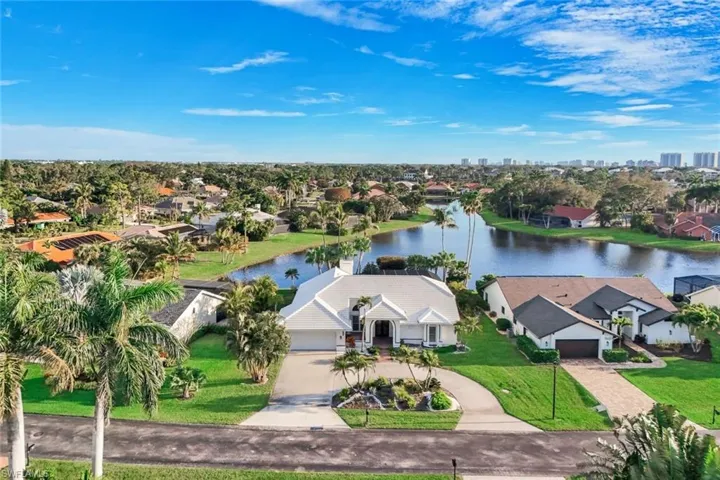 Quiet, Quaint and a WOS lake view