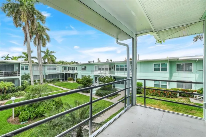 295 8th Ave S # 295b, Naples Fl 34102