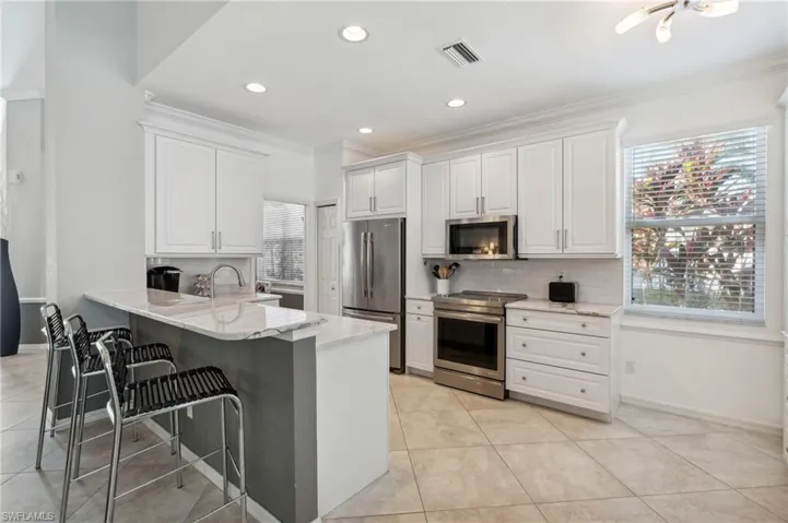 CUSTOM DESIGNED UPDATED KITCHEN