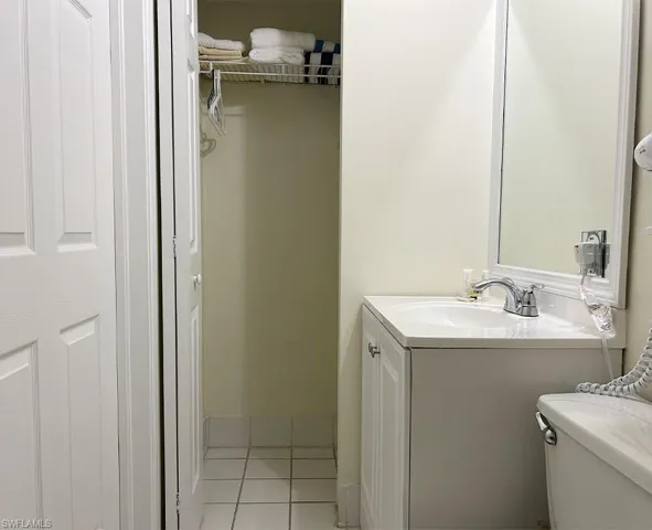 25000  Tamiami E TRL, Naples, FL 34114