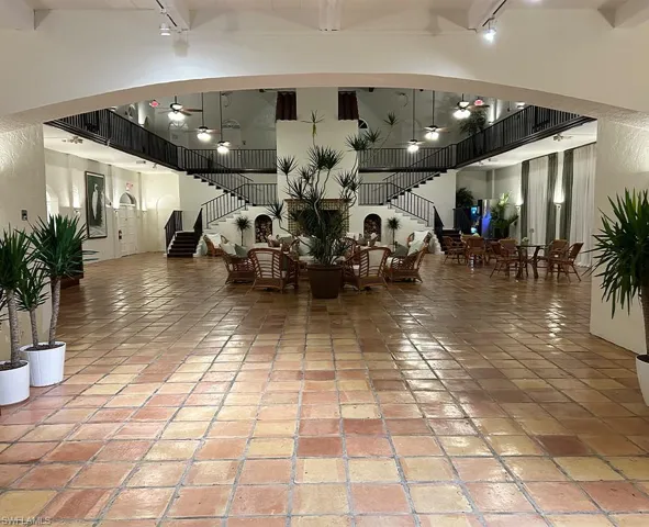 25000  Tamiami E TRL, Naples, FL 34114