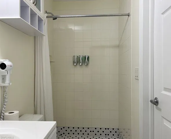 25000  Tamiami E TRL, Naples, FL 34114