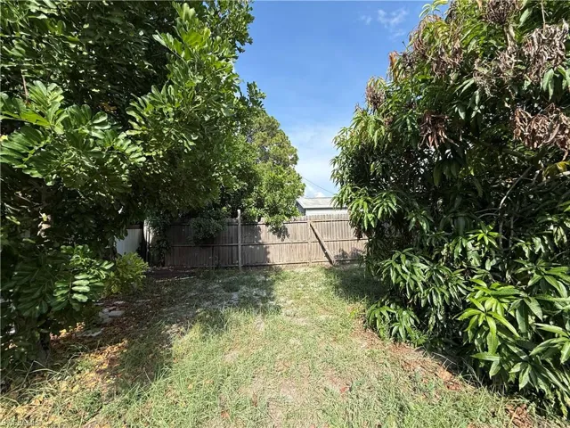 35 Andora St, Lehigh Acres, Florida 33936