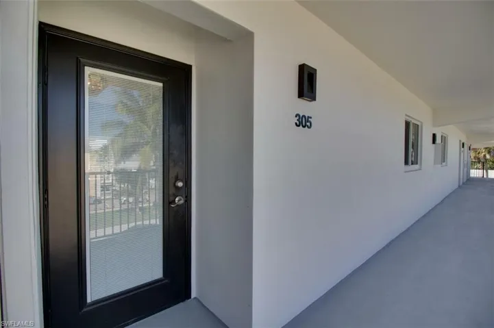 250 7th Ave S 305, Naples, Florida 34102
