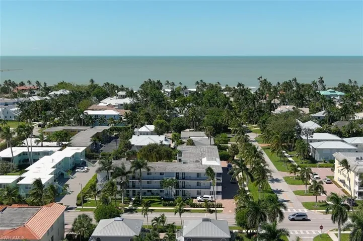 250 7th Ave S 305, Naples, Florida 34102