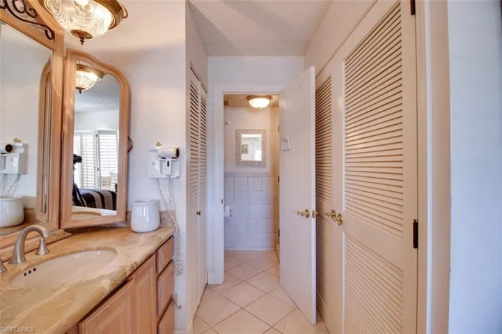 250 7th Ave S 305, Naples, Florida 34102