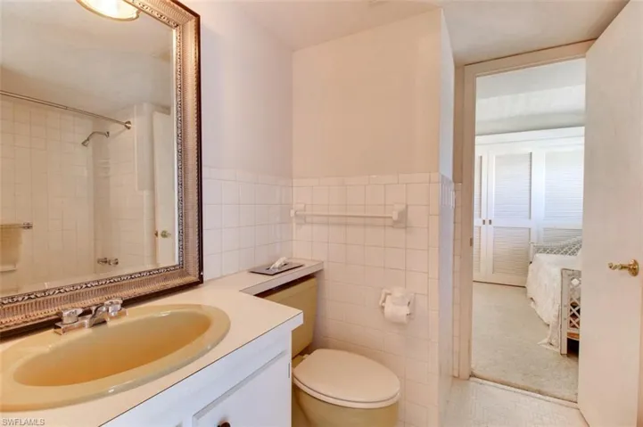 250 7th Ave S 305, Naples, Florida 34102