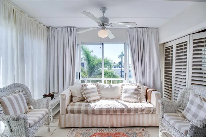 250 7th Ave S 305, Naples, Florida 34102