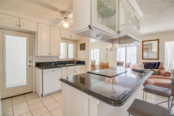 250 7th Ave S 305, Naples, Florida 34102