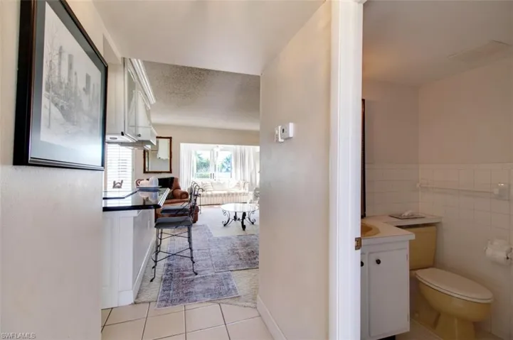 250 7th Ave S 305, Naples, Florida 34102