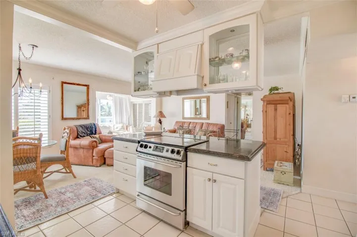 250 7th Ave S 305, Naples, Florida 34102