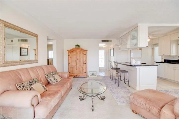 250 7th Ave S 305, Naples, Florida 34102