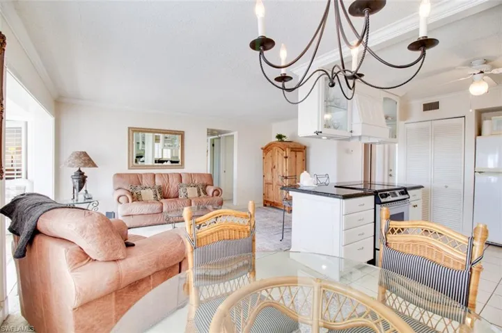 250 7th Ave S 305, Naples, Florida 34102