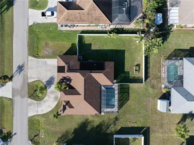 Birds eye view of property
