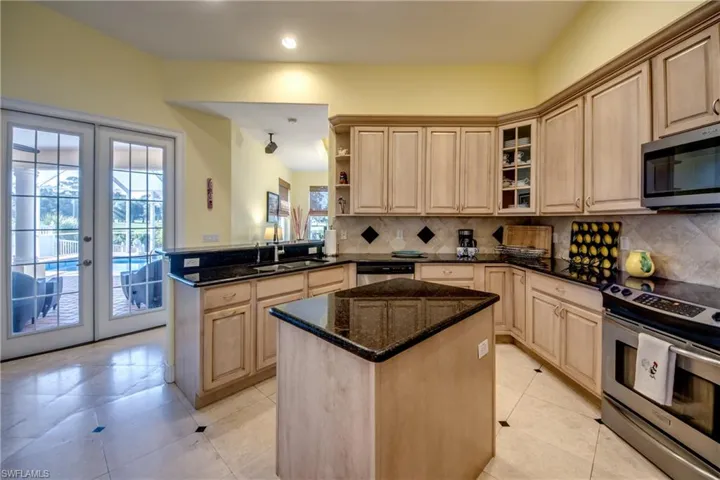 2932 Nw 18th Ter, Cape Coral, Florida 33993
