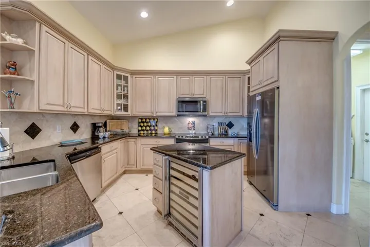 2932 Nw 18th Ter, Cape Coral, Florida 33993