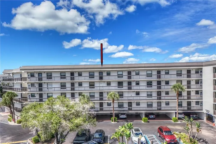 View of apartment building / complex