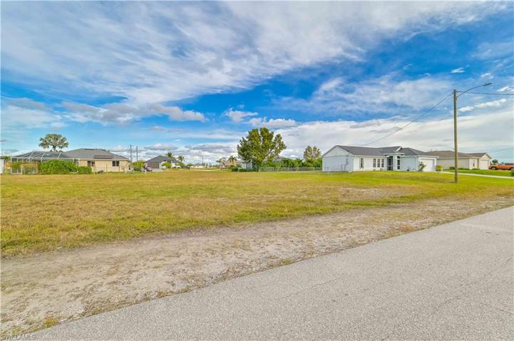 1617 NW 7th PL, CAPE CORAL FL 33993