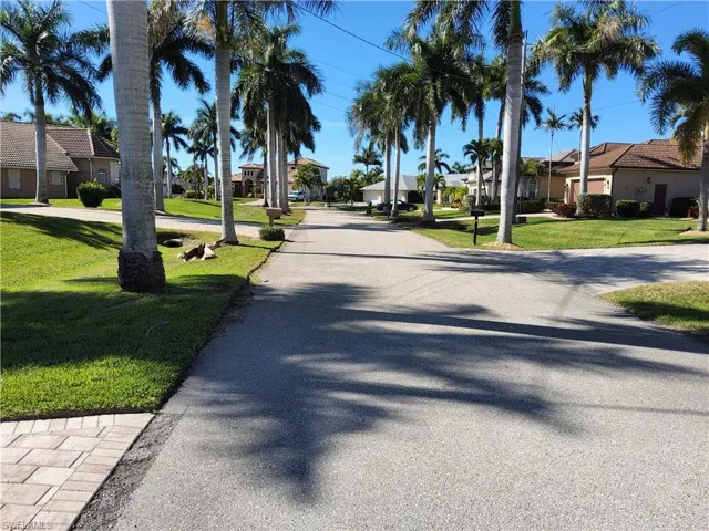 beautiful lanscaped neighborhood
