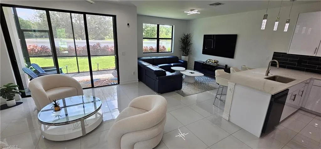 7510 Rockefeller Dr, Naples, Florida 34119