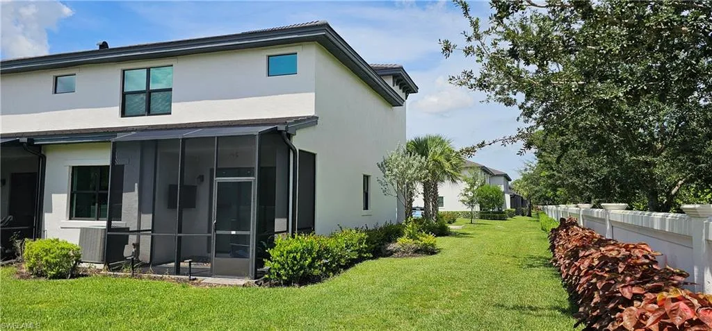 7510 Rockefeller Dr, Naples, Florida 34119