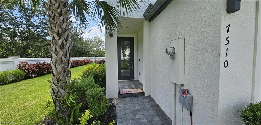 7510 Rockefeller Dr, Naples, Florida 34119