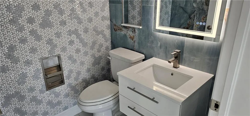 7510 Rockefeller Dr, Naples, Florida 34119