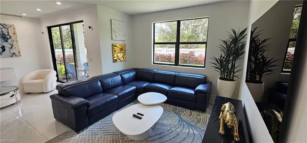 7510 Rockefeller Dr, Naples, Florida 34119