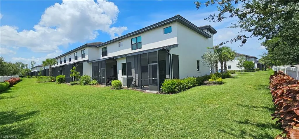 7510 Rockefeller Dr, Naples, Florida 34119