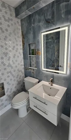 7510 Rockefeller Dr, Naples, Florida 34119